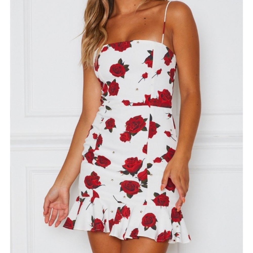 Revolve white fox rose dress size M new with tag